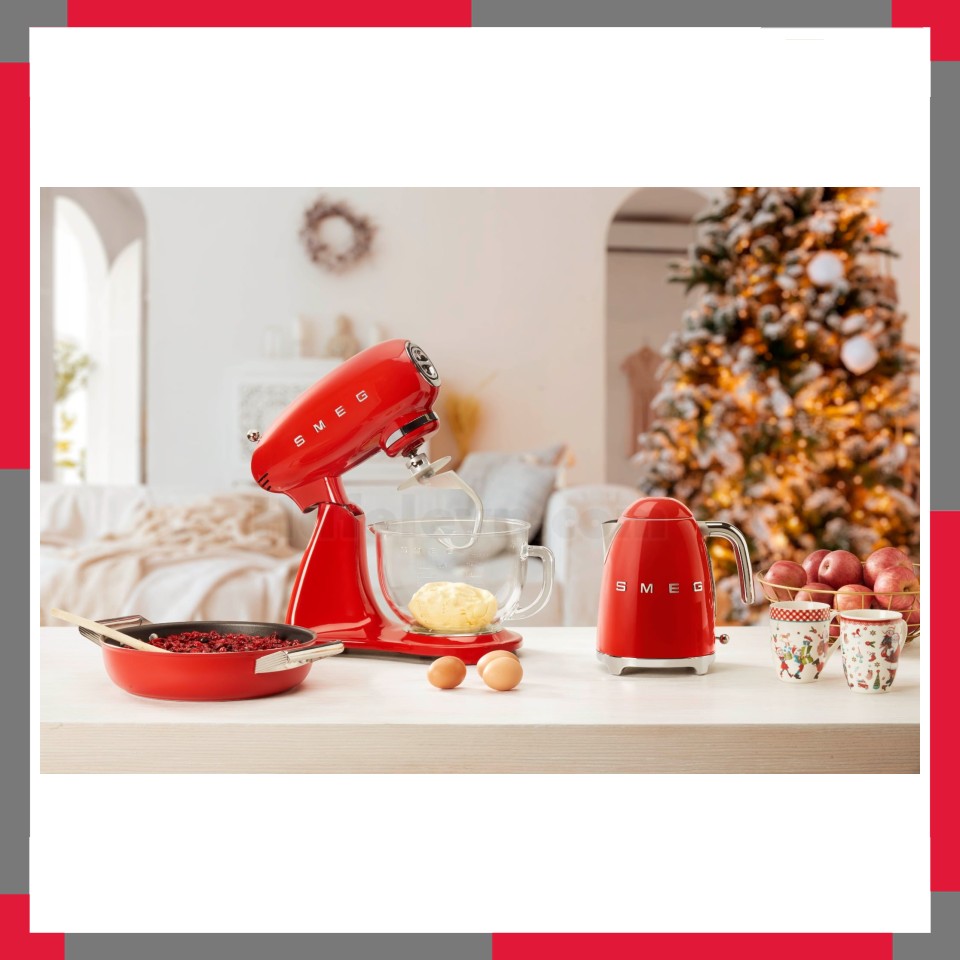 Ấm đun nước siêu tốc Smeg 50's retro Style KLF03RD