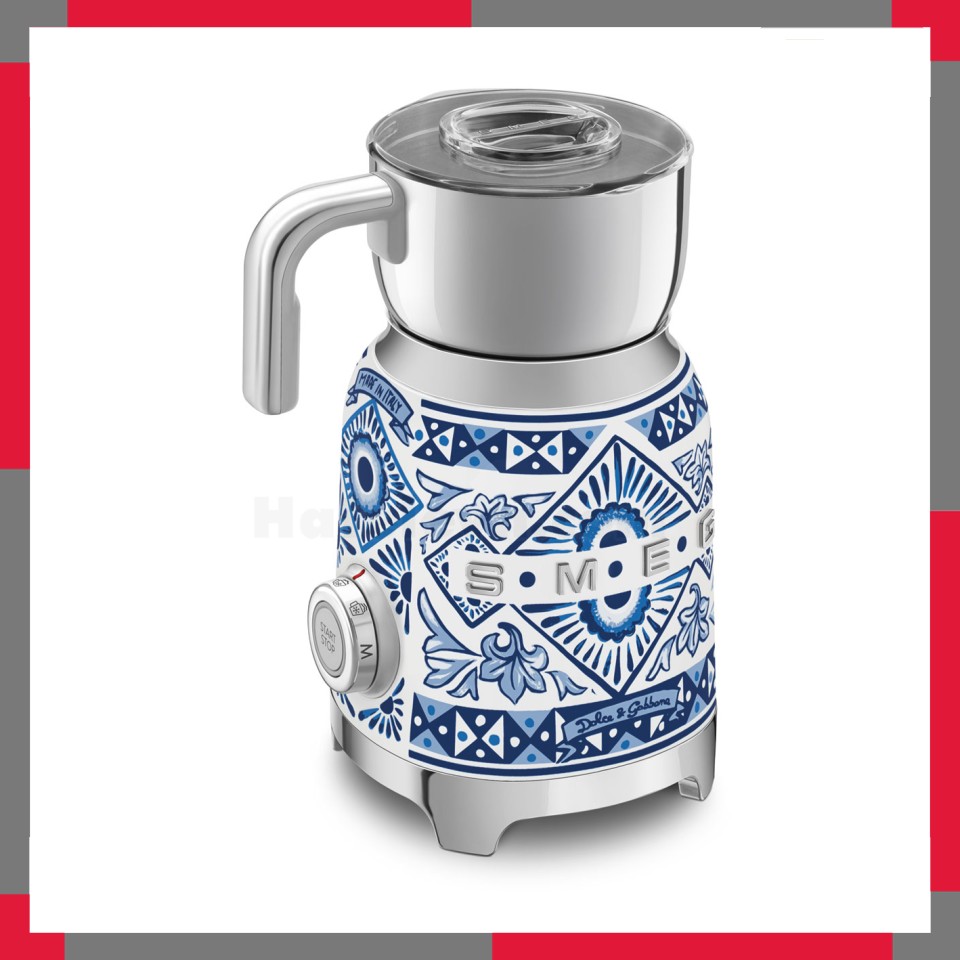 Máy đánh sữa tạo bọt Smeg 50's Style MFF01DGBEU