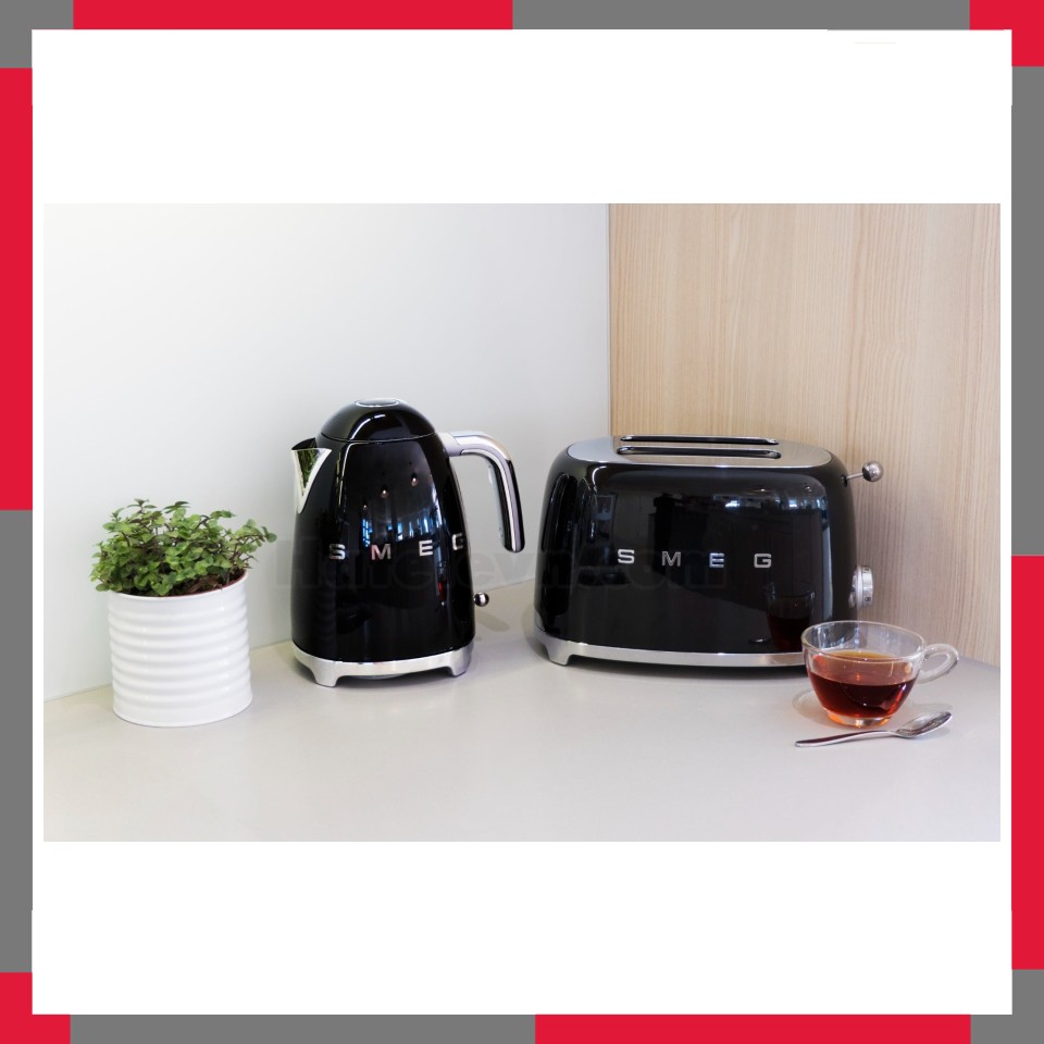Máy nướng bánh mì Smeg 50's Style TSF01BL
