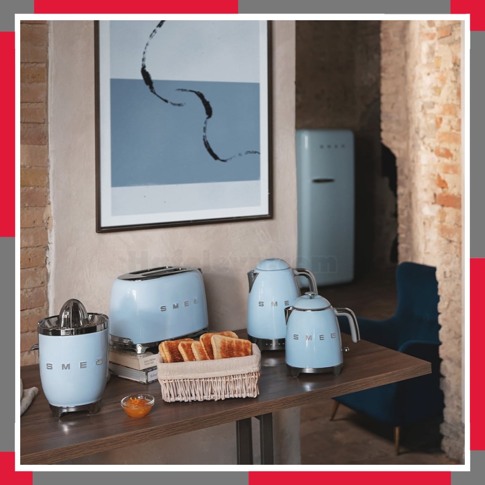 Máy nướng bánh mì Smeg 50's Style TSF01PB
