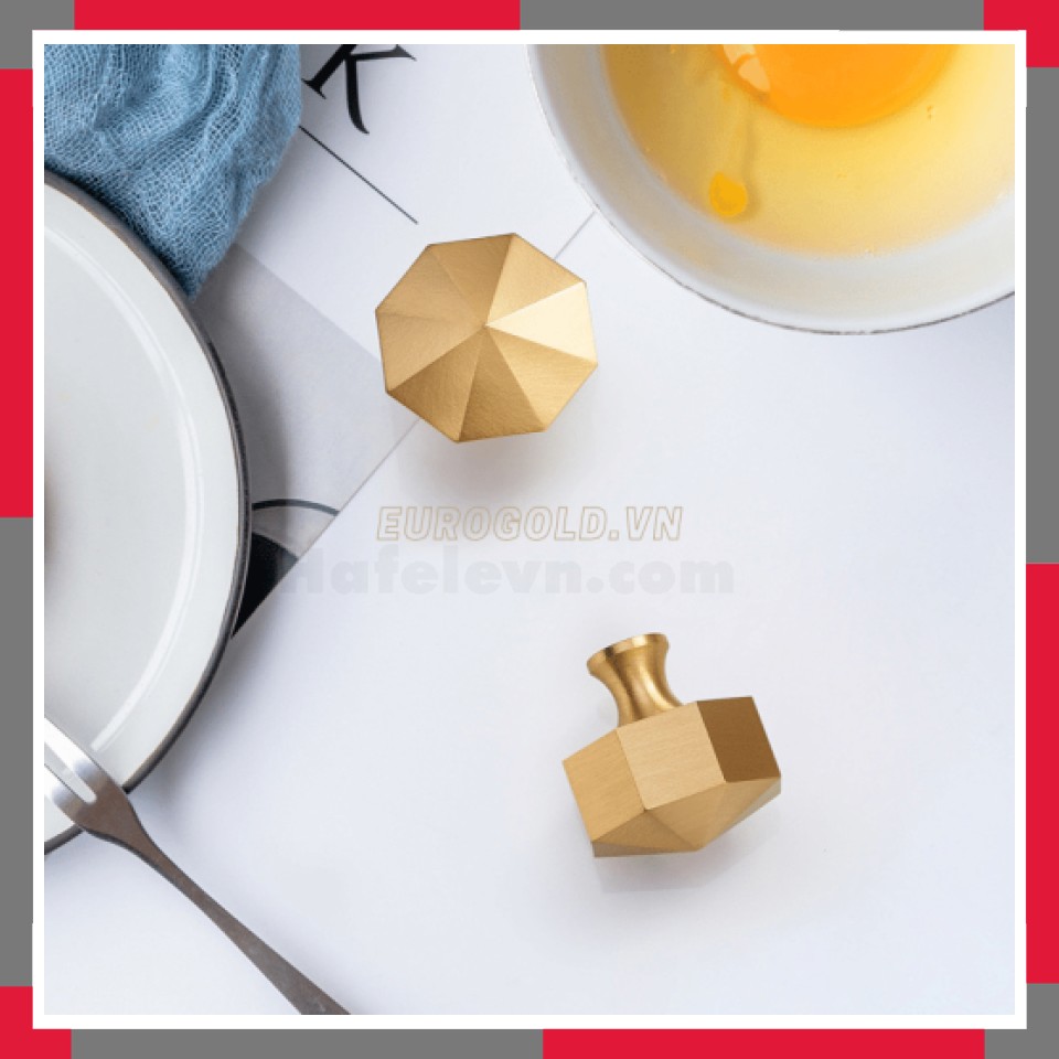 Núm Tủ đồng Nguyên Chất EuroGold BHBG30