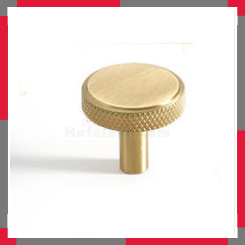 Núm Tủ Hiện đại Bằng đồng EuroGold BHG02