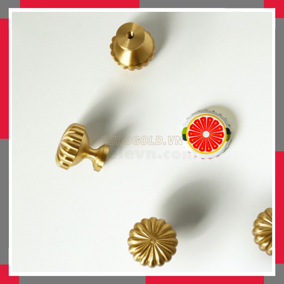Núm Tủ Tròn đồng Nguyên Chất EuroGold BHG72