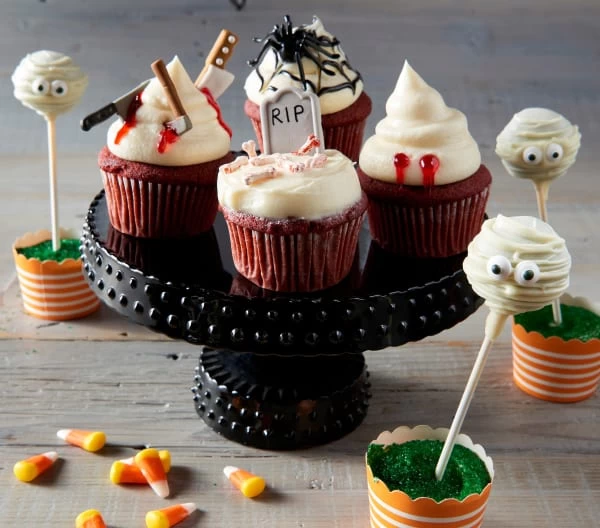 BÁNH CUPCAKE RED VELVET VÀ BÁNH KẸO MÚT