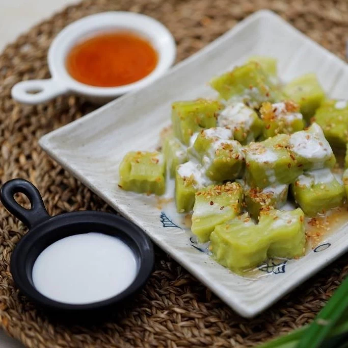 BÁNH ĐÚC LÁ DỨA CỐT DỪA