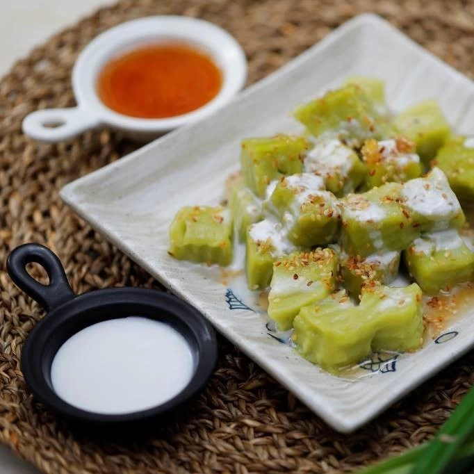 BÁNH ĐÚC LÁ DỨA