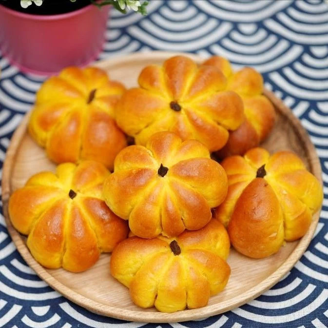 BÁNH MÌ BÍ ĐỎ