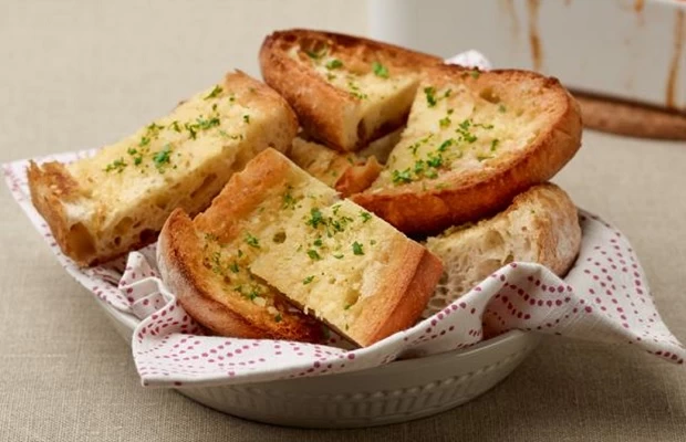 BÁNH MÌ BƠ TỎI