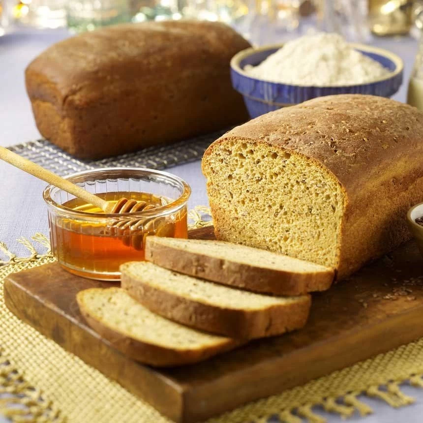 BÁNH MÌ MẬT ONG NGUYÊN CÁM