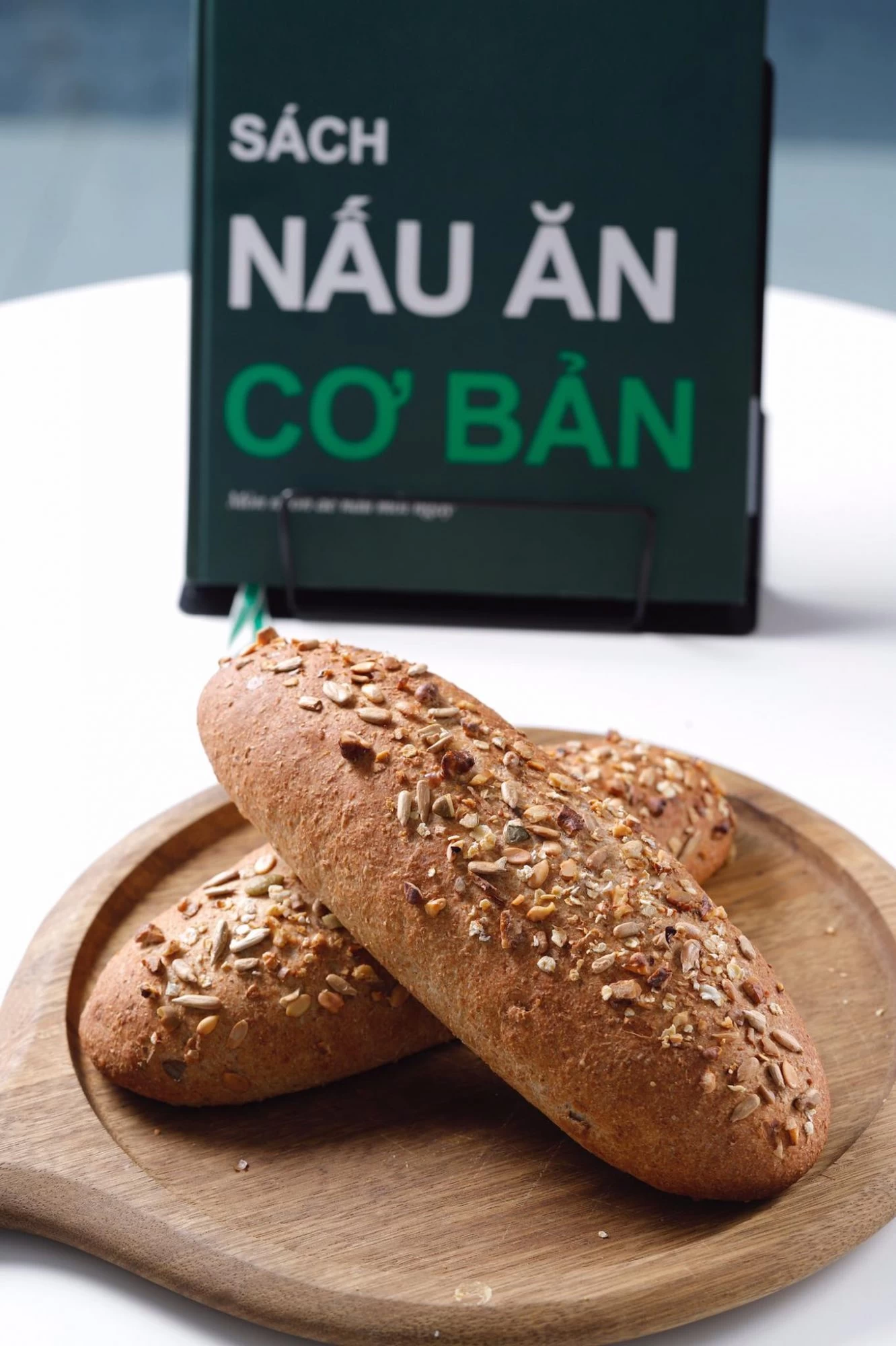 BÁNH MÌ NGUYÊN CÁM VỎ GIÒN