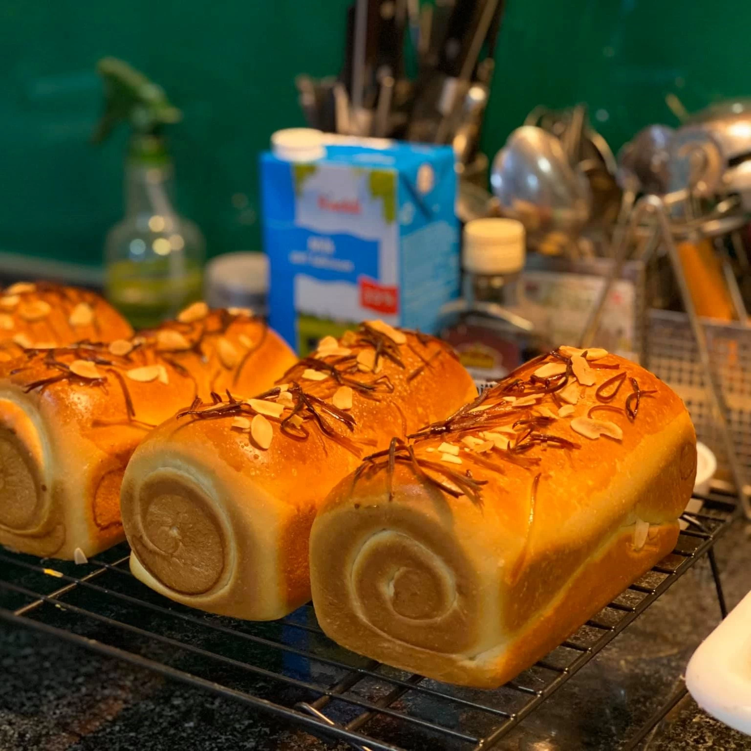 BÁNH MÌ NHO DỪA