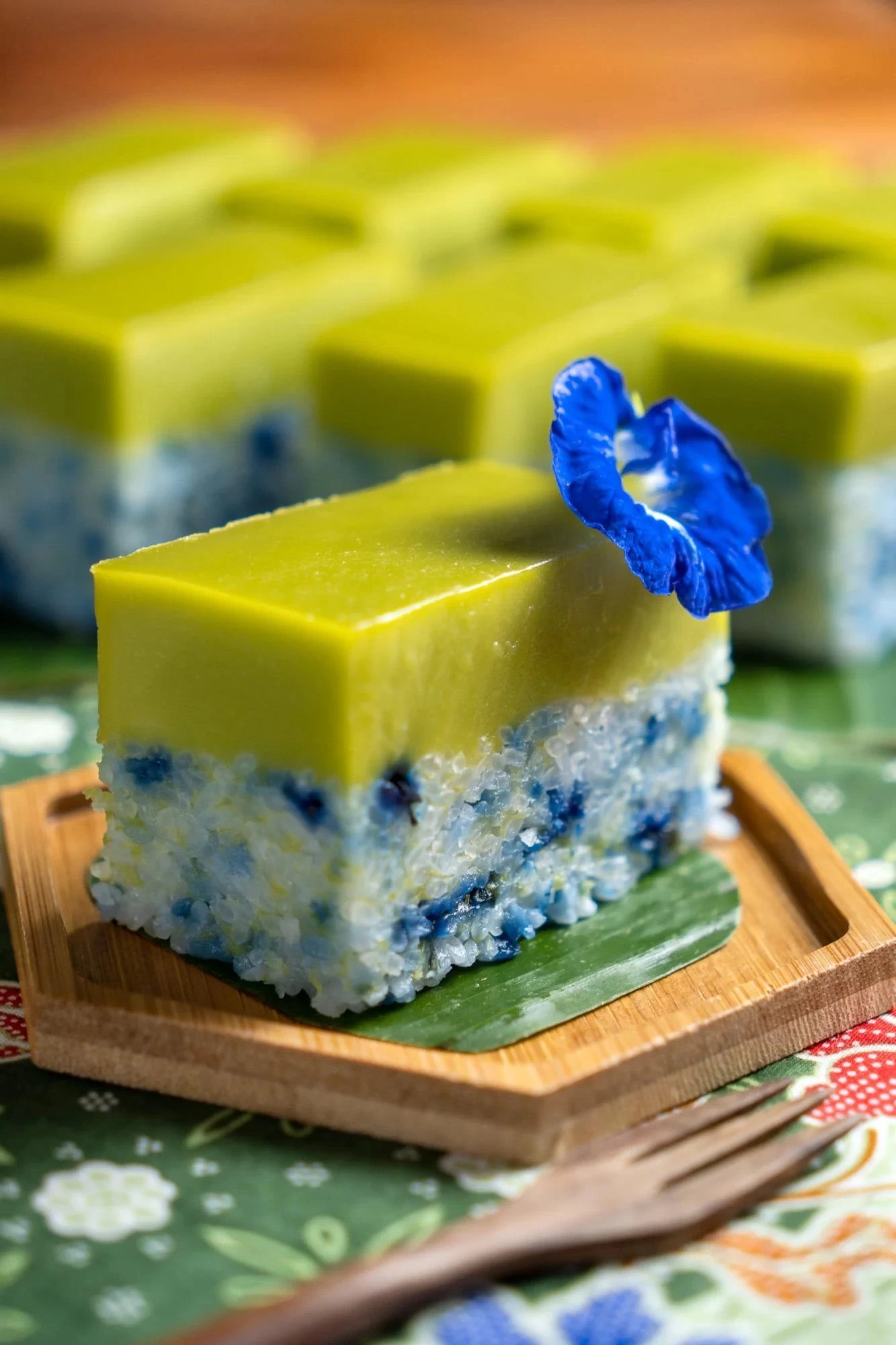 BÁNH NẾP VỚI CUSTARD LÁ DỨA