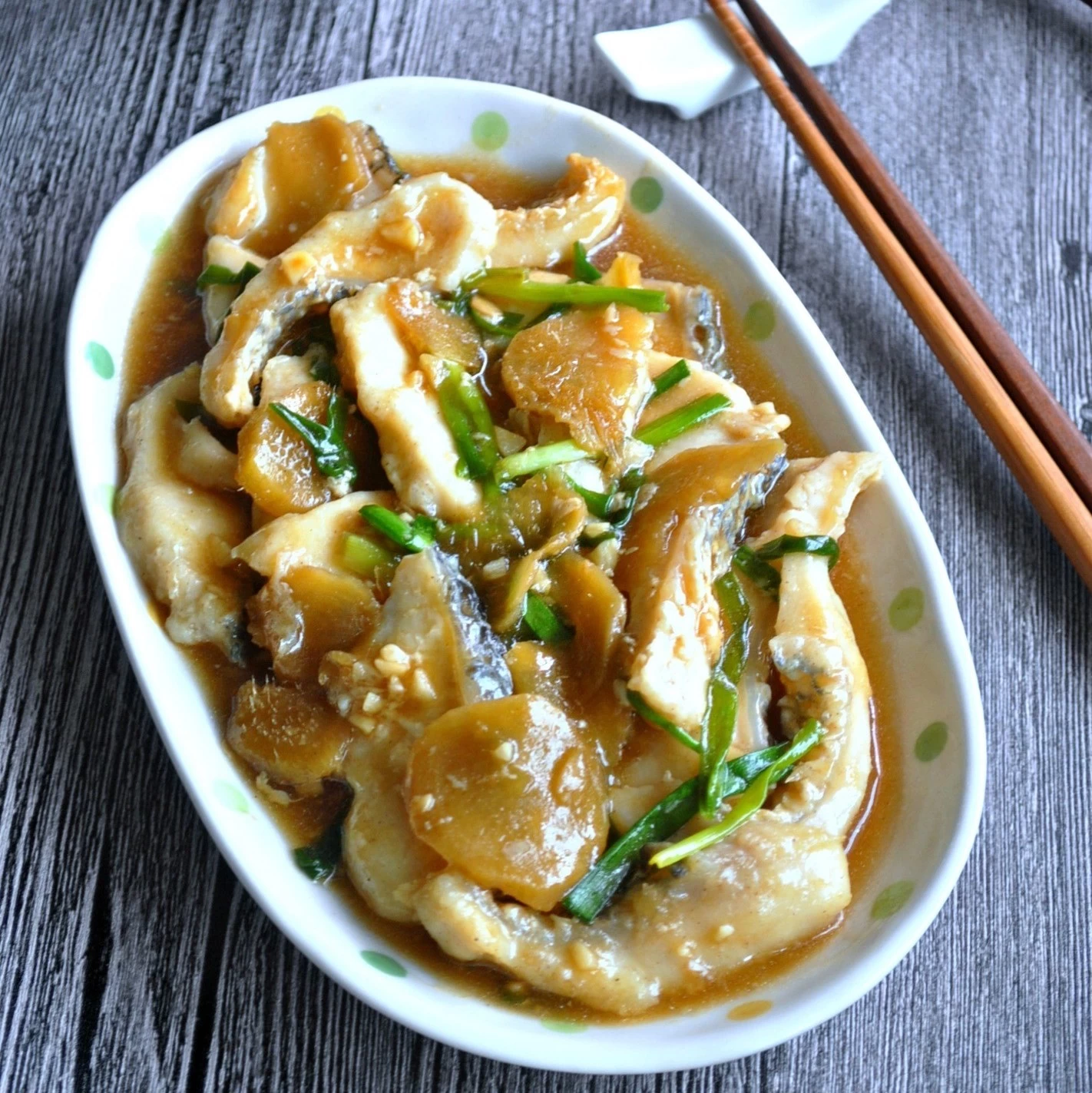 CÁ PHI LÊ XÀO GỪNG, HÀNH