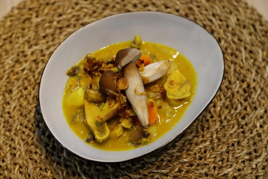 CÀ RI NẤM MỐI