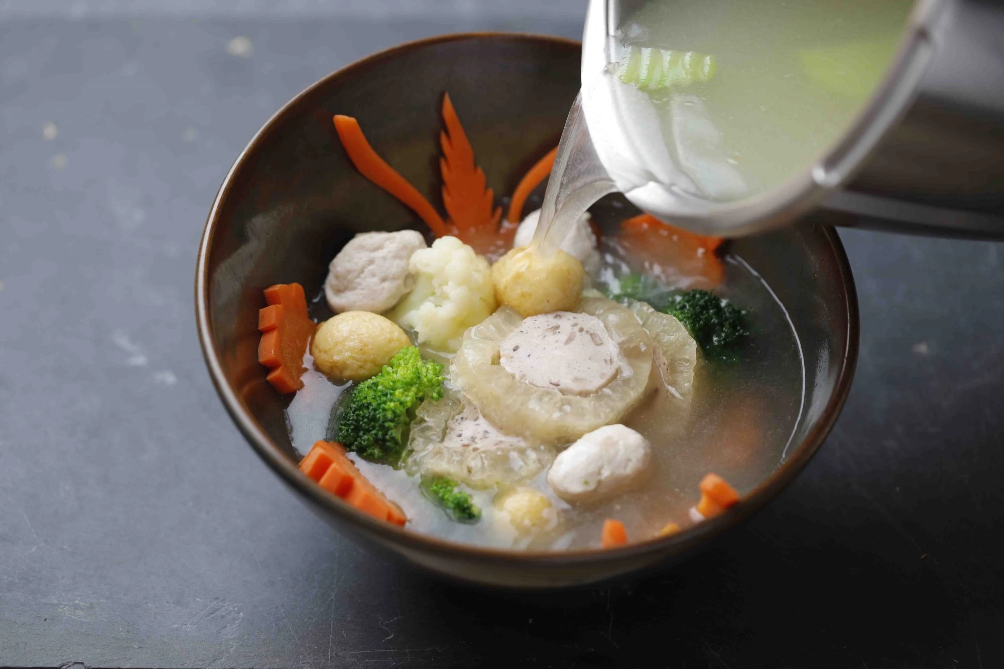 CANH BÓNG THẢ