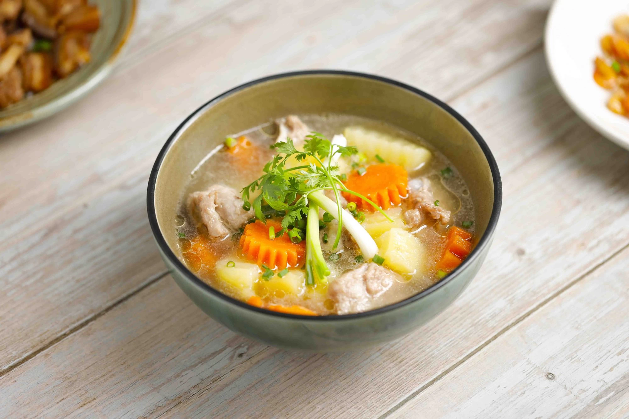 CANH KHOAI TÂY NẤU SƯỜN