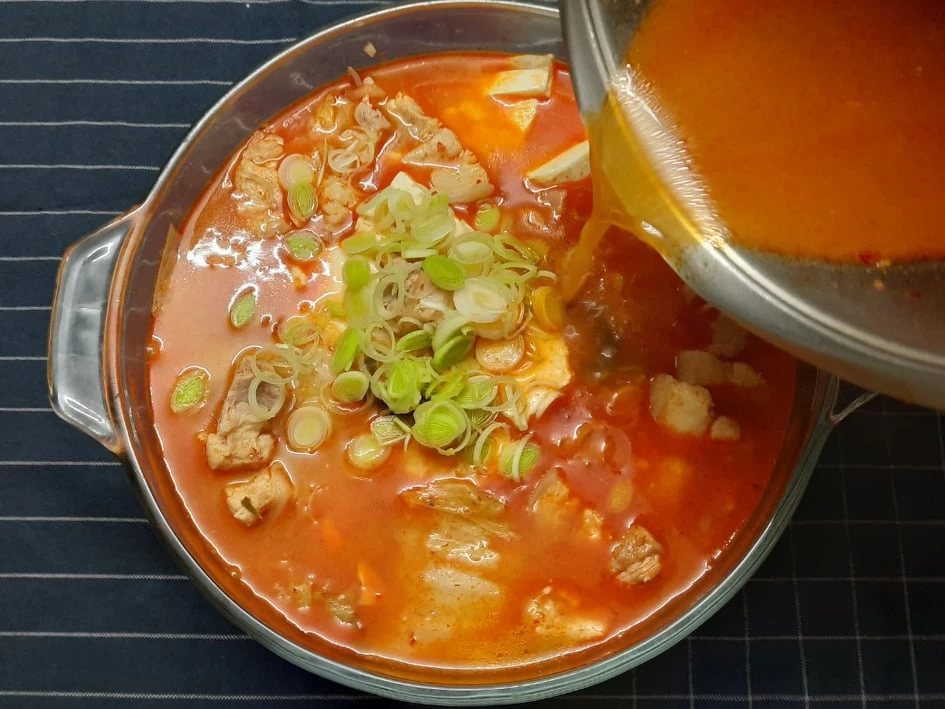 CANH KIM CHI