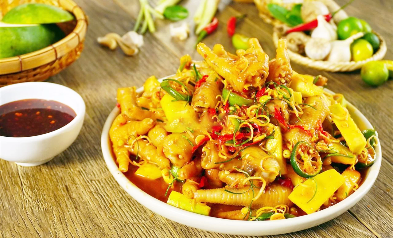 CHÂN GÀ SỐT THÁI