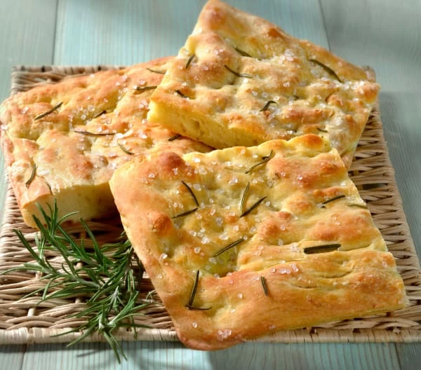 FOCACCIA VỚI MUỐI