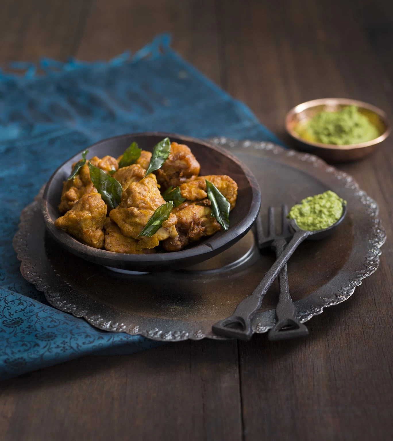 GÀ 65 VÀ SỐT CHUTNEY XANH