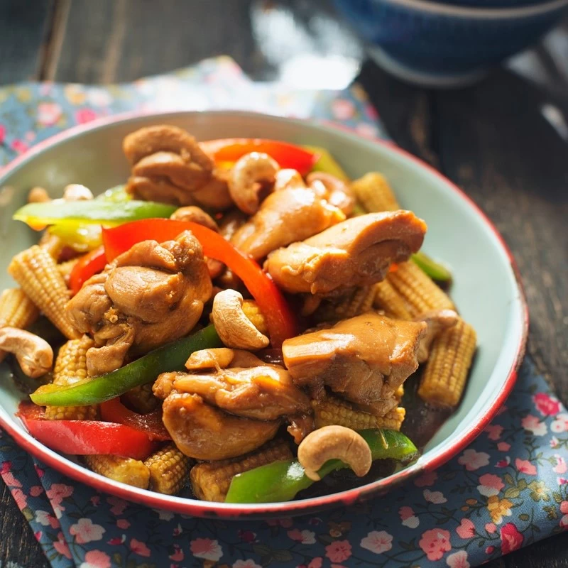 GÀ KHO ỚT VÀ HẠT ĐIỀU