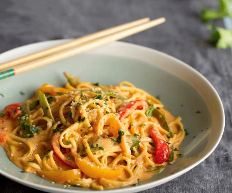 MÌ CÀ RI KIỂU THÁI