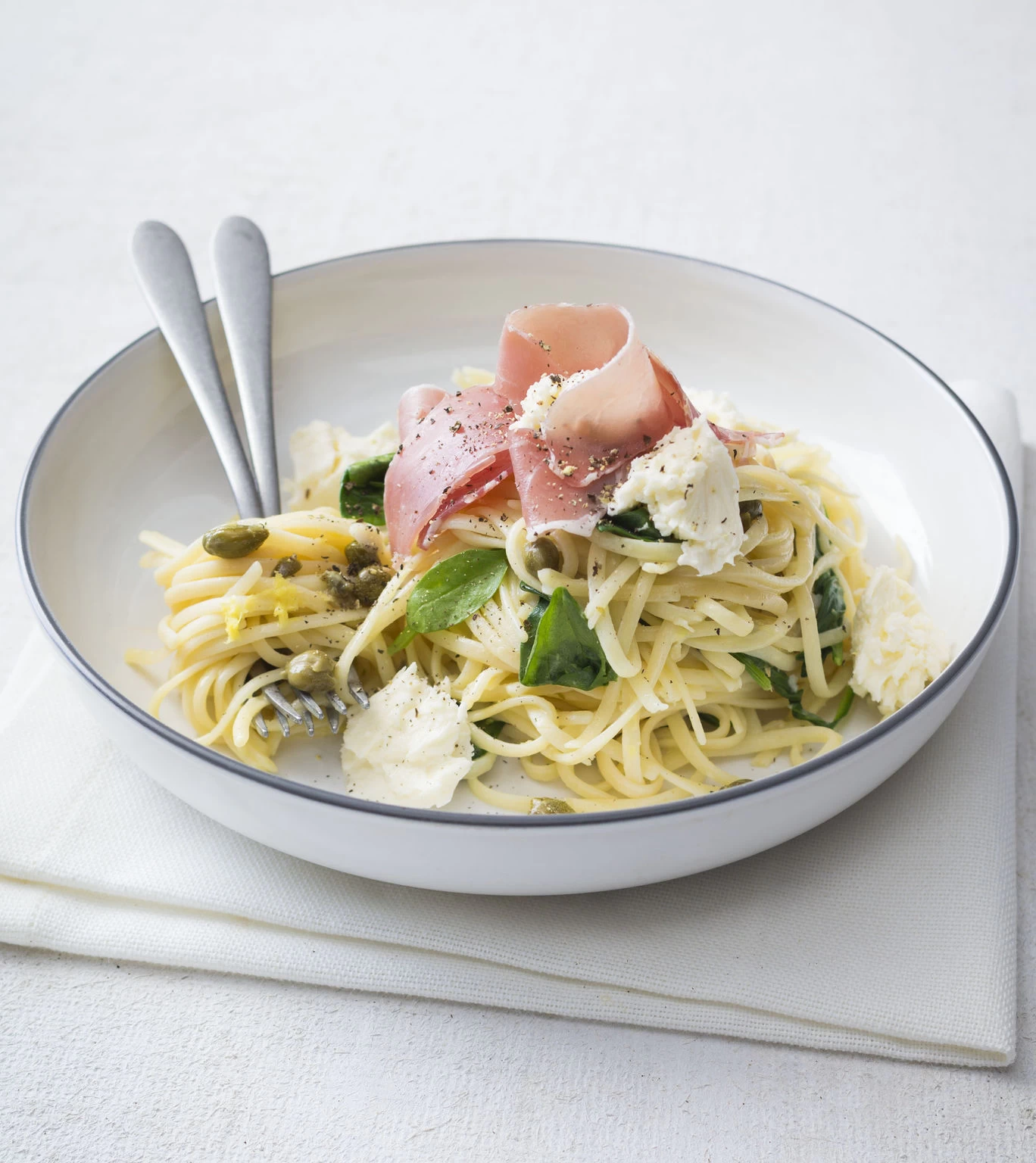 MÌ LINGUINE SỐT CHANH VÀ GIĂM BÔNG PROSCIUTTO