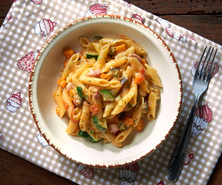 MÌ PASTA PENNE VÀ RAU CỦ
