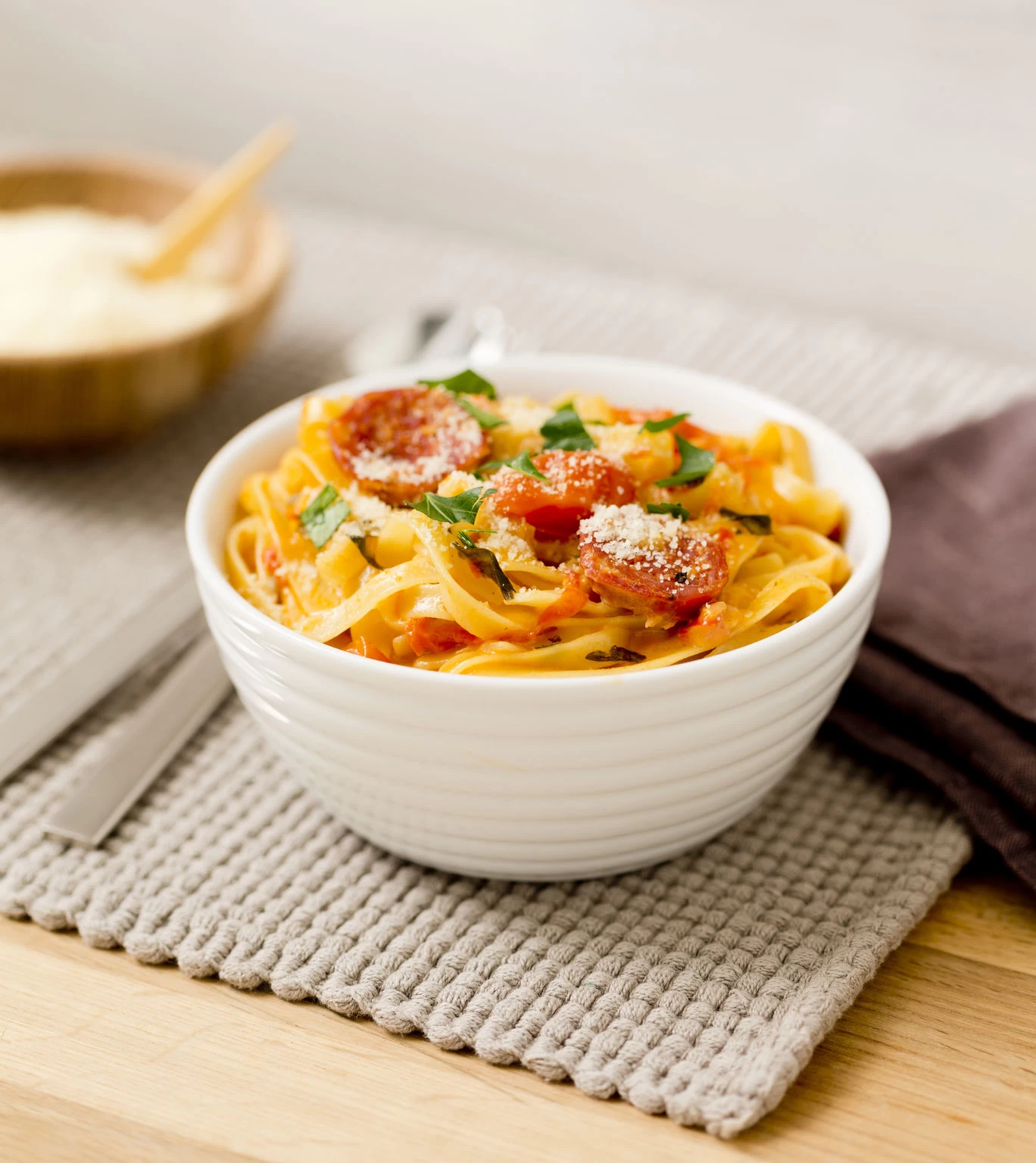 MÌ PASTA SỐT KEM CÀ CHUA SALAMI