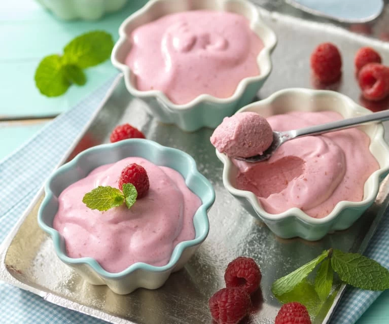 MOUSSE QUẢ MỌNG