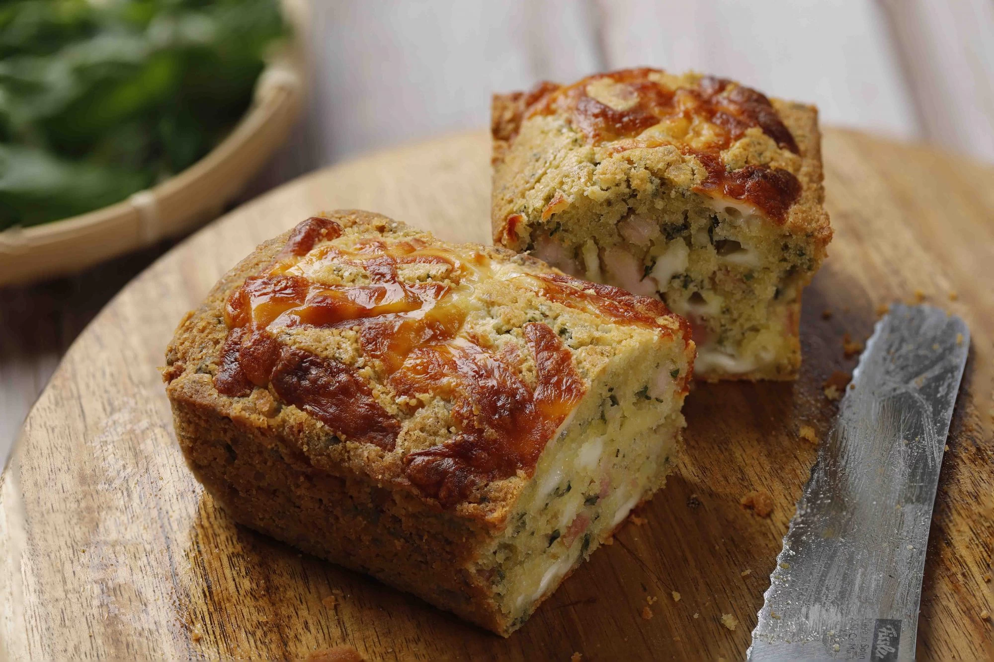 PESTO CAKE (BÁNH PESTO PHÔ MAI)