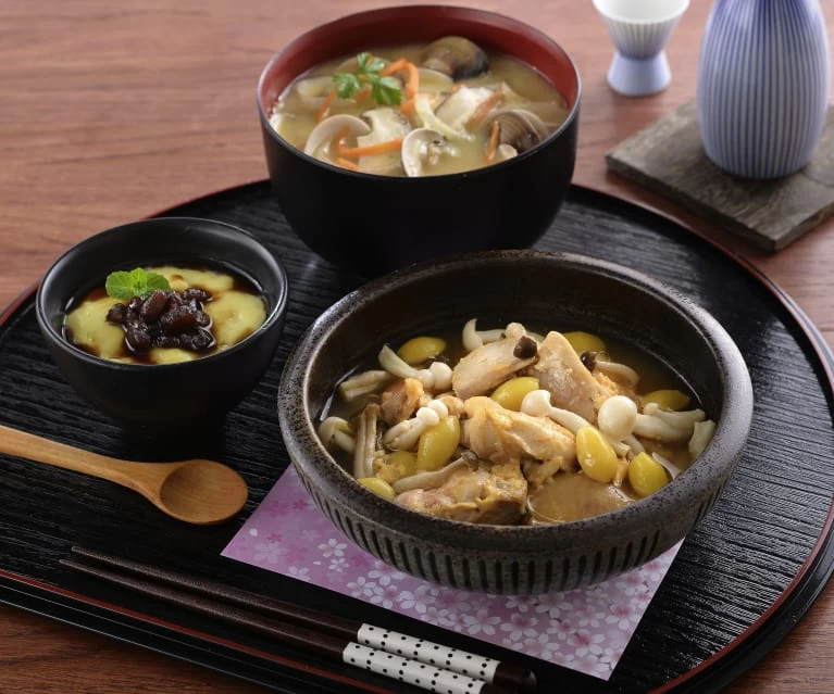 PUDDING SỮA ĐẬU NÀNH MATCHA, GÀ HẤP RƯỢU SAKE, SÚP MISO NGAO