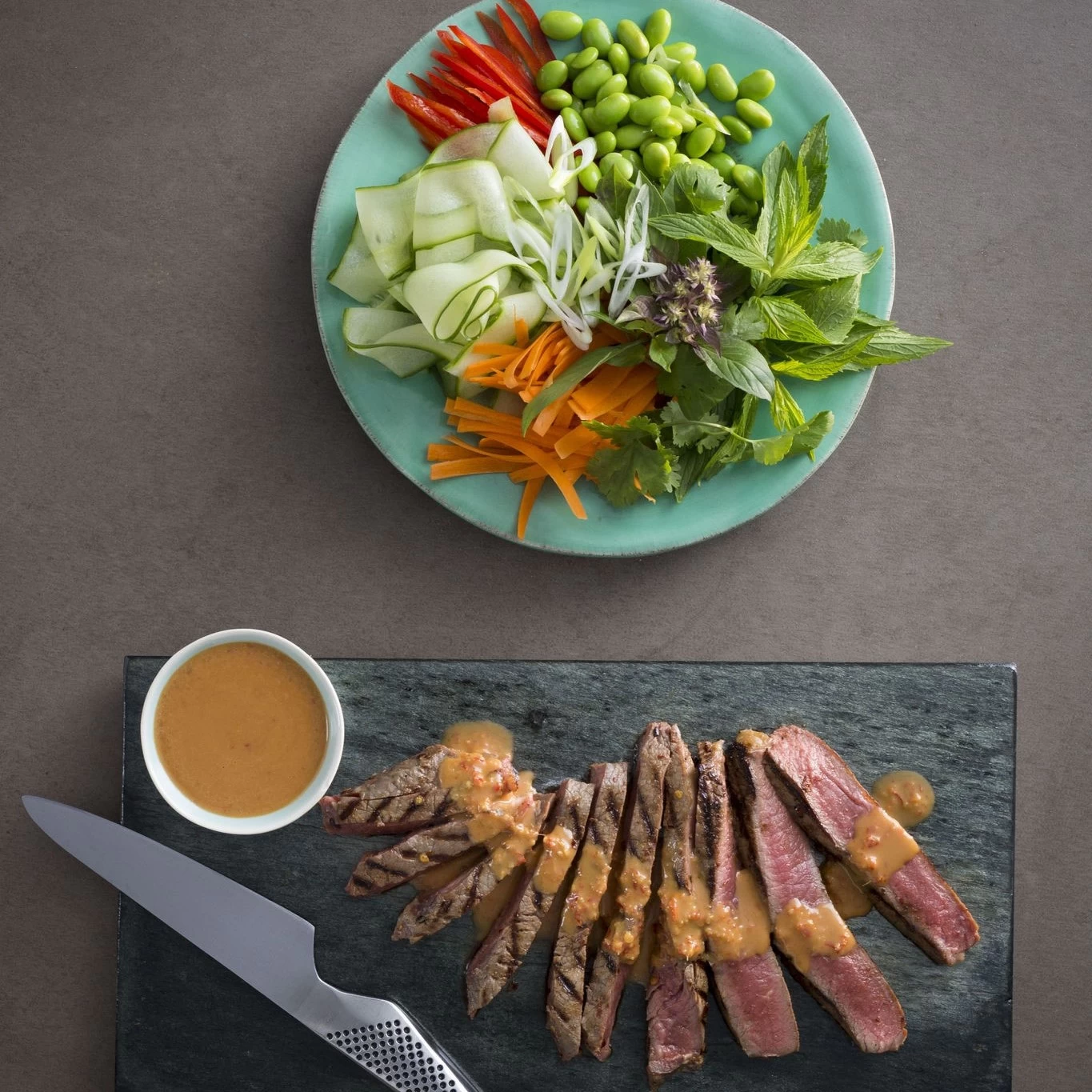 SA-LÁT BÒ KIỂU Á VỚI SỐT LẠC
