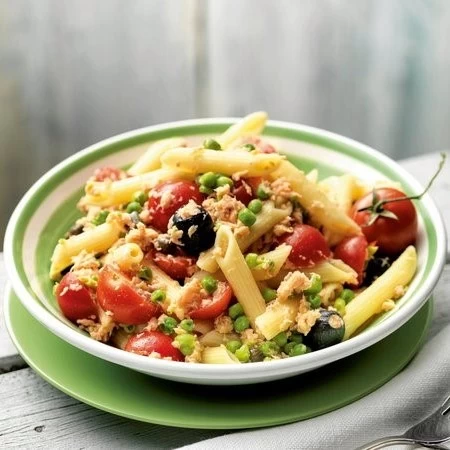 SA-LÁT MÌ PASTA TRỘN RAU VÀ CÁ HỒI