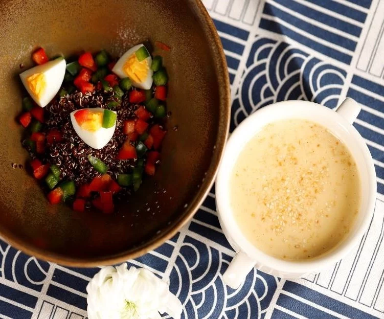 SA-LÁT QUINOA SỐT MÈ RANG