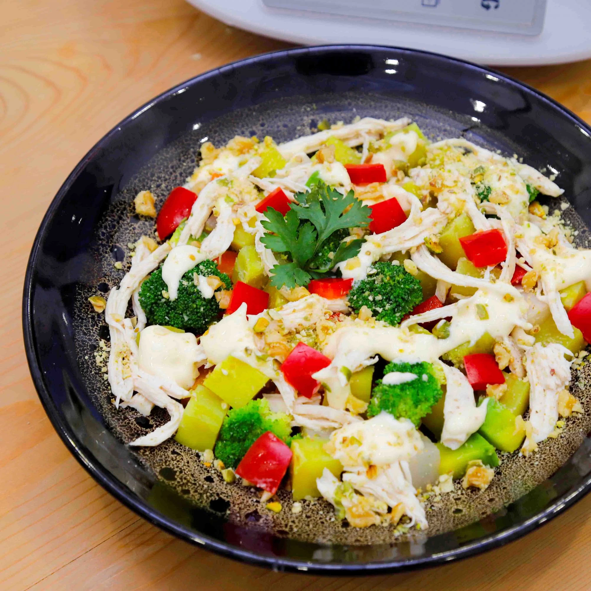 SALAD RAU CỦ LƯỜN GÀ