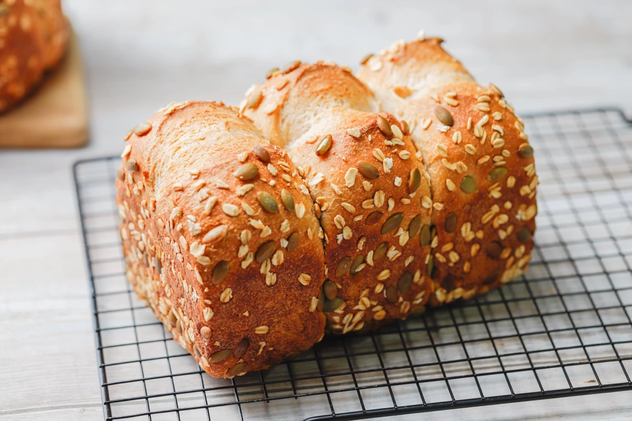 SOURDOUGH WHOLEMEAL VEGAN LOAF