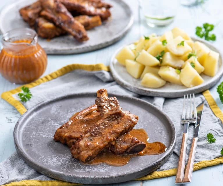 SƯỜN HEO SỐT BBQ PAPRIKA HUN KHÓI NẤU CHẬM
