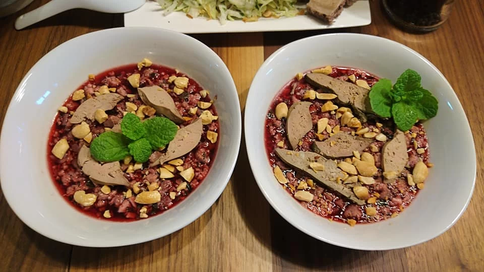 TIẾT CANH CỦ DỀN