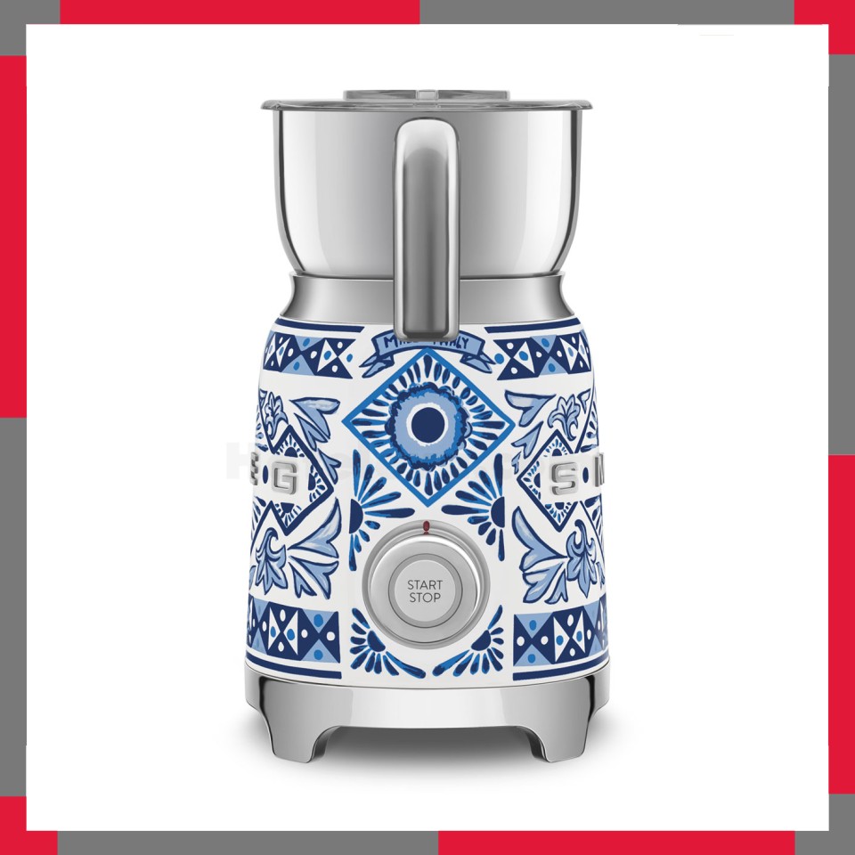 Máy đánh sữa tạo bọt Smeg 50's Style MFF01DGBEU