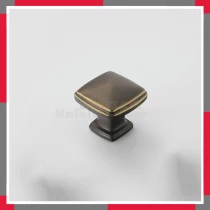 Núm Tủ đồng Nguyên Chất EuroGold BH6751