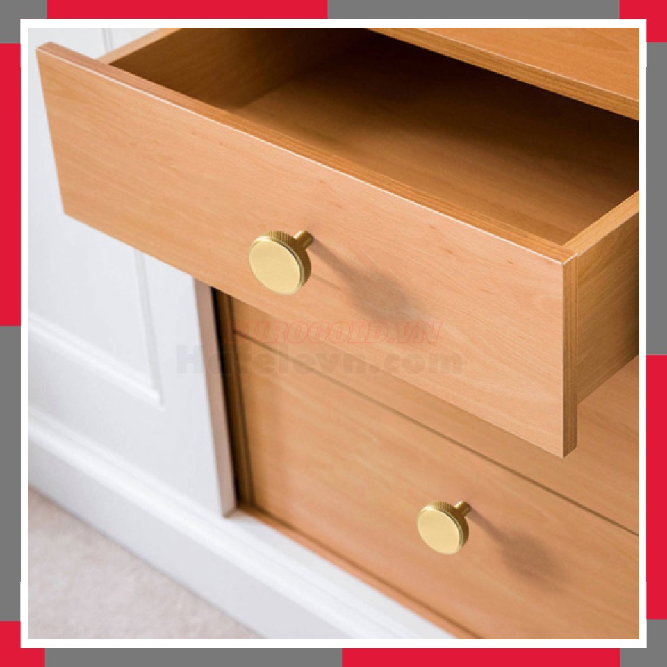 Núm Tủ Hiện đại Bằng đồng EuroGold BHG02